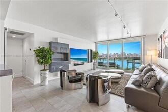 1000 West Ave, Unit 1518 in Miami Beach, FL - Building Photo - Building Photo
