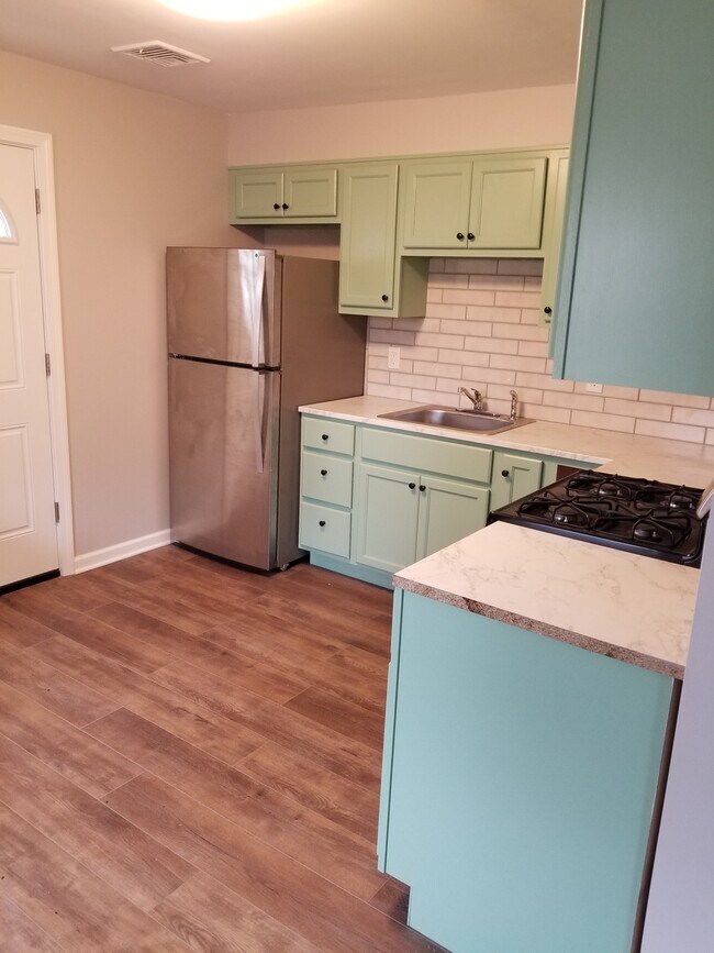 27 Knoll Pl Rentals in Bridgeport, CT