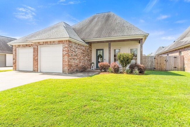 122 Olivewood Dr in Lafayette, LA - Building Photo - Building Photo