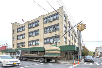 70 Wyckoff Ave in Brooklyn, NY - Foto de edificio - Building Photo