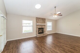 8437 Hamden Rd in Jacksonville, FL - Building Photo - Building Photo