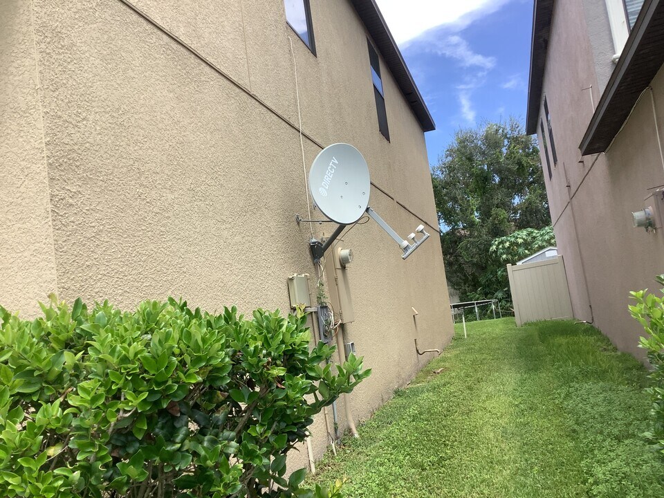 10160 Rose Petal Pl in Riverview, FL - Building Photo