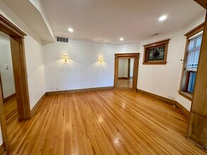 5719 N Kenmore Ave in Chicago, IL - Building Photo - Building Photo
