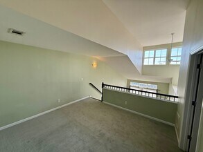 850 E Main St in Stamford, CT - Foto de edificio - Building Photo