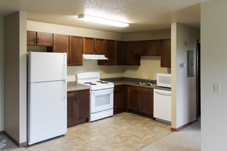 River West Apartments in Milford, IA - Building Photo - Building Photo