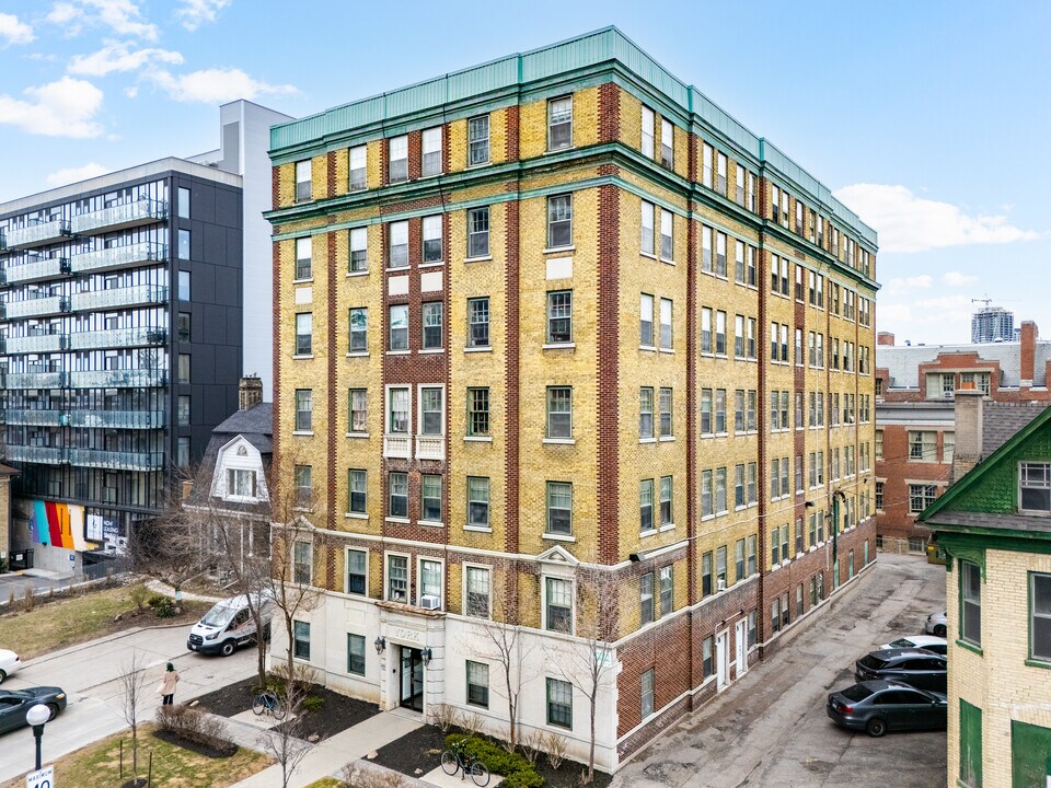 214 York Queen in Kitchener, ON - Building Photo