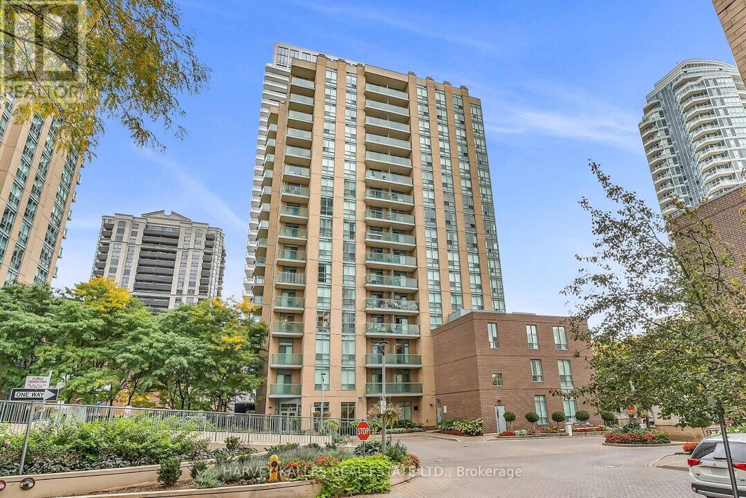 28 Olive Ave in Toronto, ON - Building Photo