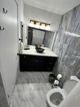 363 Newport Ave in Long Beach, CA - Foto de edificio - Building Photo