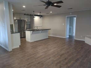 2922 Gessner Rd in Houston, TX - Foto de edificio - Building Photo