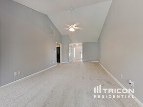 326 Penfield Cir in Sugar Hill, GA - Building Photo - Building Photo