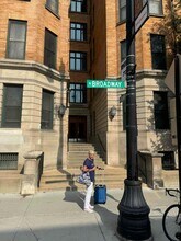 550 W Surf St in Chicago, IL - Building Photo - Building Photo