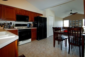 2132 Fulham Dr in Naperville, IL - Building Photo - Building Photo