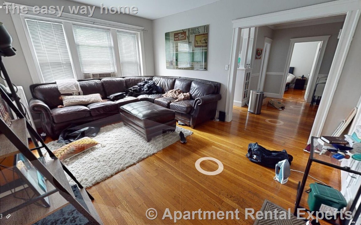 11 Gray St in Cambridge, MA - Building Photo