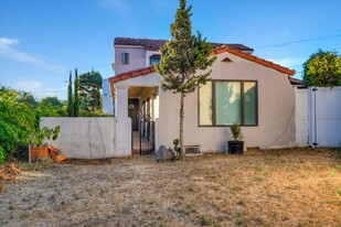 366 S Crescent Heights Blvd in Los Angeles, CA - Building Photo