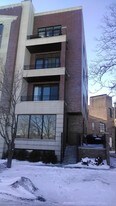 2600 W Grand Ave in Chicago, IL - Building Photo - Building Photo