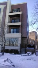 2600 W Grand Ave in Chicago, IL - Building Photo - Building Photo