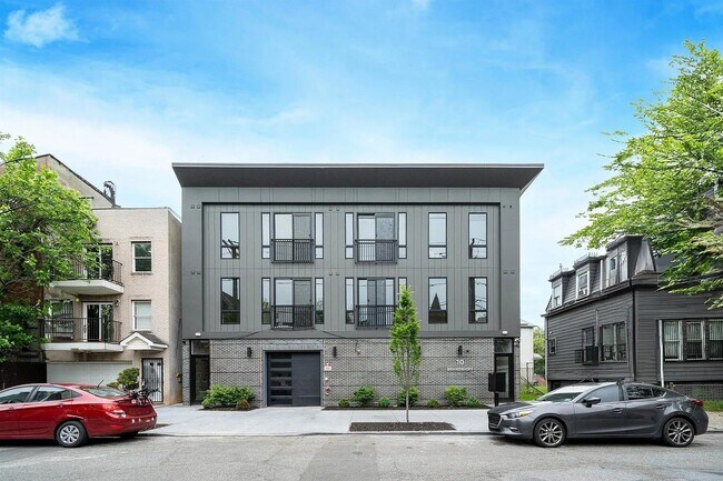 10 Brinkerhoff St in Jersey City, NJ - Building Photo - Building Photo