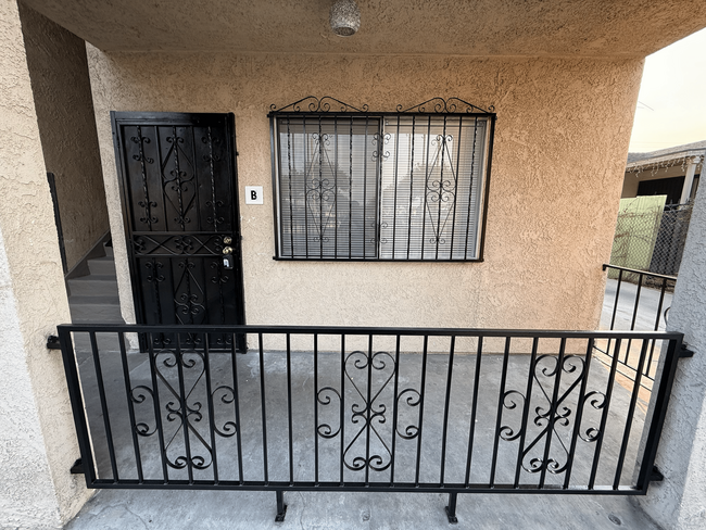 525 Jacmar Dr, Unit B in Montebello, CA - Building Photo - Building Photo