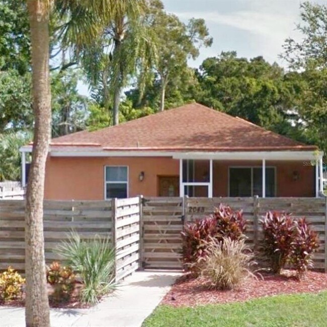 2043 Roselawn St in Sarasota, FL - Building Photo - Building Photo