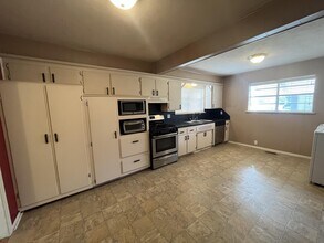 700 Traub Pl in Midwest City, OK - Building Photo - Building Photo