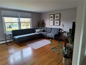 4 Almy Ct in Newport, RI - Foto de edificio - Building Photo