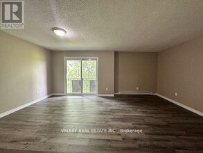 7 Lowndes Ave in Georgina, ON - Building Photo - Building Photo