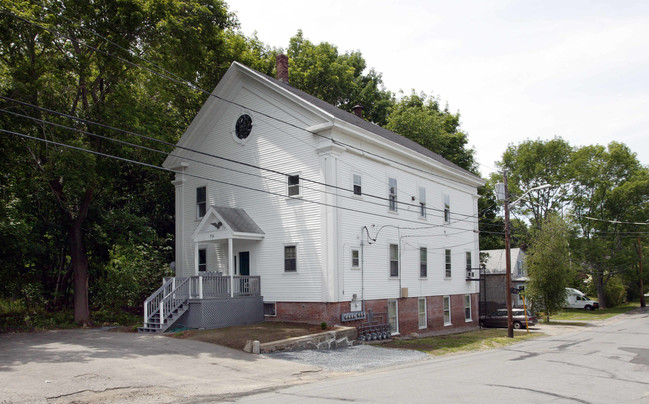 73 Bank St in Abington, MA - Foto de edificio - Building Photo