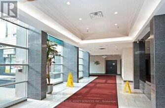285-285 Enfield Pl in Mississauga, ON - Building Photo - Building Photo