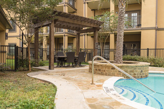 The Fountains At Bonita Creek in Pleasanton, TX - Building Photo - Building Photo