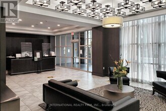 125 Western Battery Rd in Toronto, ON - Building Photo - Building Photo