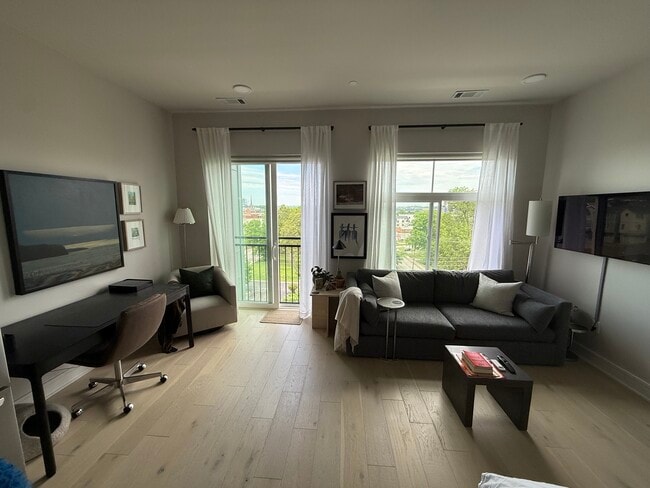 1125 10th Ave N, Unit 504 in Nashville, TN - Building Photo - Building Photo