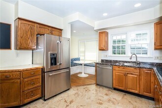 25 Jerome Ave in New Rochelle, NY - Building Photo - Building Photo