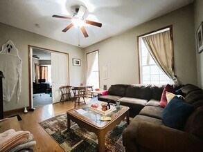 1092 18th Ave SE in Minneapolis, MN - Building Photo - Building Photo