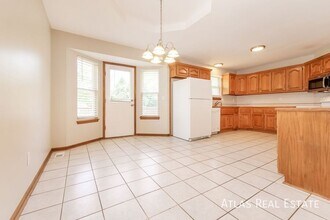 1610 Cove Dr in Raymore, MO - Building Photo - Building Photo