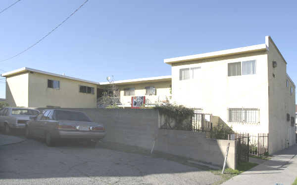 1427 Martin Luther King Jr Ave in Long Beach, CA - Foto de edificio - Building Photo