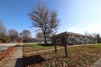 LeHon Court in Warrensburg, MO - Building Photo - Building Photo