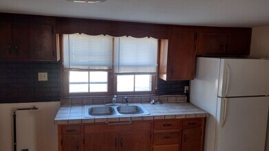 502 Pine St in Rossville, KS - Building Photo - Building Photo