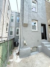 1520 S Myrtlewood St in Philadelphia, PA - Building Photo - Building Photo