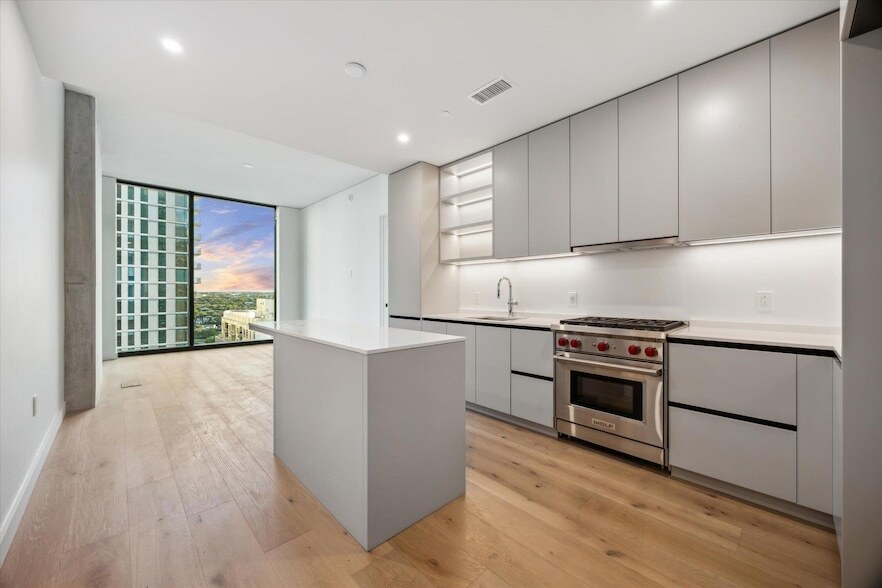 610 Davis St, Unit 2304 in Austin, TX - Building Photo