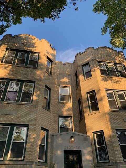2937 N Dawson Ave, Unit 1N
