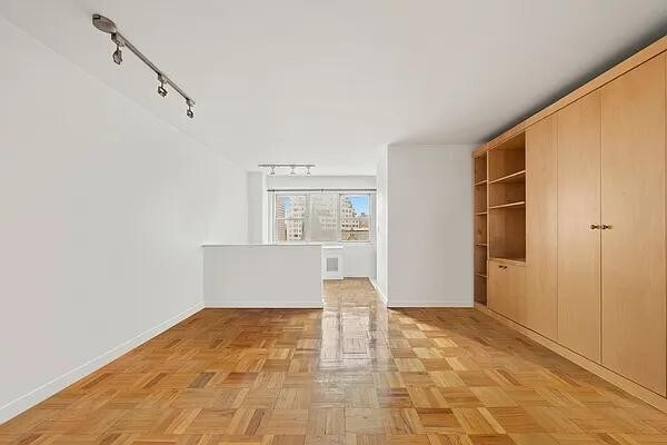 69 W 9th St in New York, NY - Foto de edificio