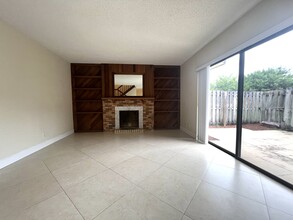 246 Woodland Rd in Palm Springs, FL - Building Photo - Building Photo