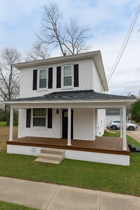 330 W Raleigh Blvd in Rocky Mount, NC - Building Photo