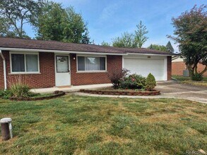 41740 Aspen Dr in Novi, MI - Building Photo - Building Photo