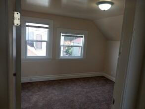 2909 Myrtle St, Unit 2907.5 in Oakland, CA - Foto de edificio - Building Photo