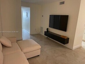 6620 W 2nd Ct in Hialeah, FL - Building Photo - Building Photo
