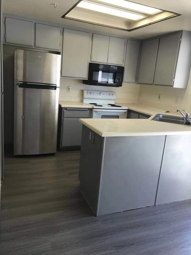 property at 707 S Webster Ave