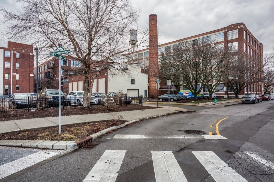 611 N Park Ave, Unit 204 in Indianapolis, IN - Building Photo