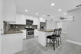 2610 N Missouri Ave in Weslaco, TX - Building Photo - Building Photo
