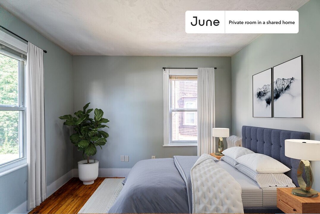Private bedroom in 6 bed/2 bath Home in Boston, MA - Building Photo